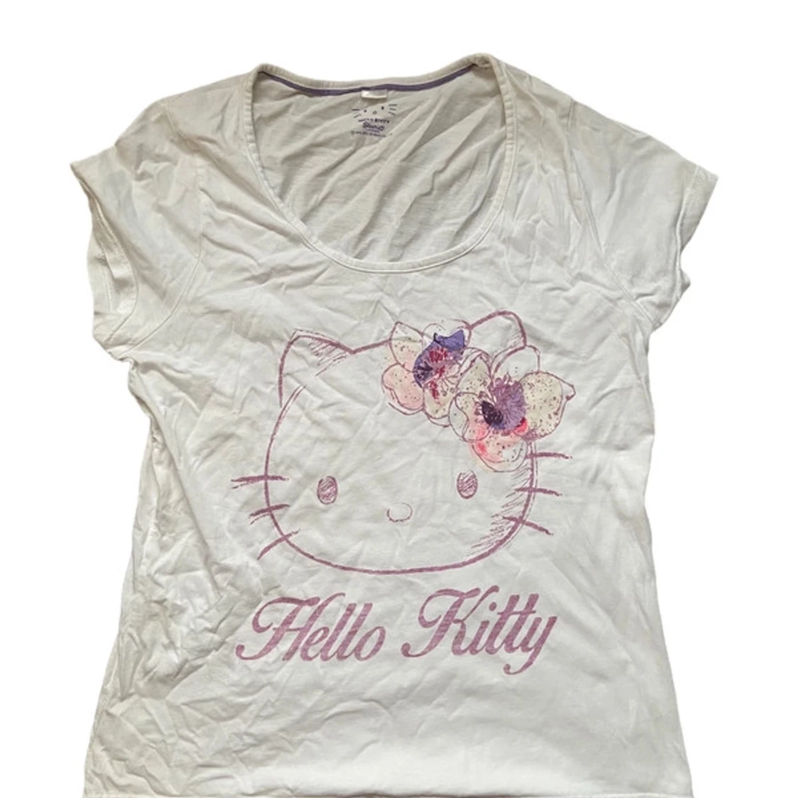 Hello Kitty t-shirt y2k