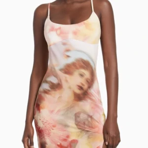 Bershka Klänning - Not worn, love the dress but dont have an occassion for it. 😭 It is midi length. Ord price: 259kr 