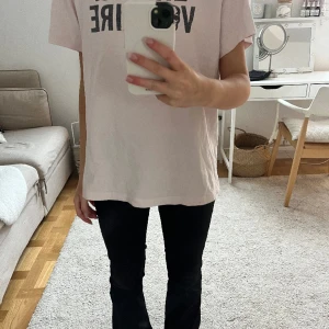 Zadig T-shirt  - Fin och baby rosa Zadig T-shirt i gott skick 💗