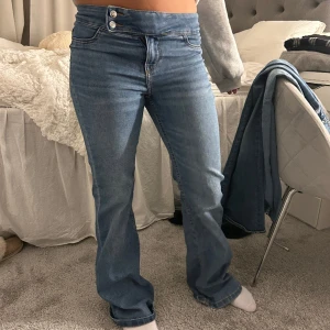 Lågmidjade jeans - Säljer dessa as snygga jeans!!