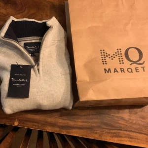 Polo/pike tröja grå, märke bondelid  - Helt oanvänd 