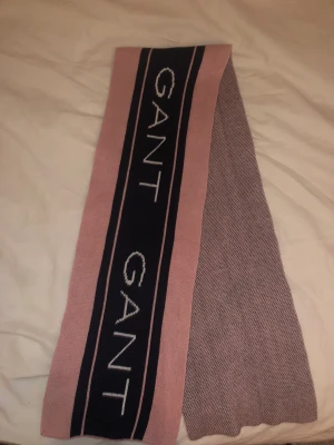 GANT halsduk - Rosa Gant halsduk 