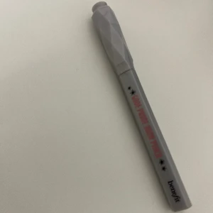 Benefit ögonbrynspenna groof proof 6g -  Goof Proof Eyebrow Pencil Mini 3 Warm Light Brown Nypris: 209:- Mitt pris: 80:- 