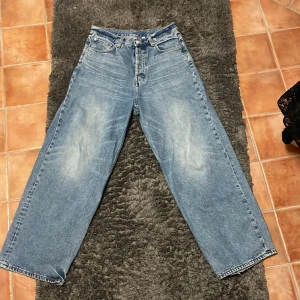 Weekday astro jeans - Baggy jeans köpta för 600 men inte använda mycket alls. 