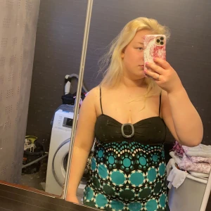 Kort klänning - Kort klänning/lång topp. Storlek XS 