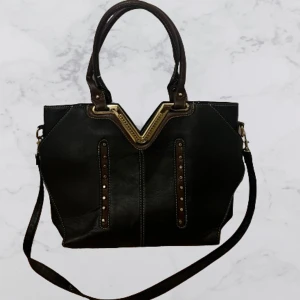 Unik Vintage 2000-tals   Läderväska -   fantastisk  läderväska   	Vintage, 2000-tals stil 	Tillverkad av högkvalitativt läder 	Köptes I Italien