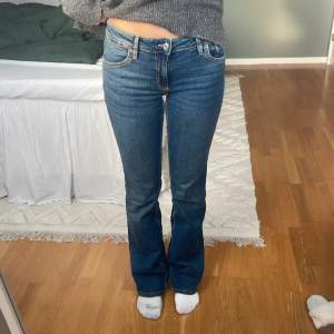 Vida jeans - mango - storlek 36 - jag är 170
