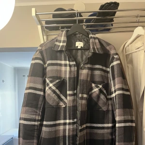 Jacka herr - Fint skick. Manlig modell men fungerar som unisex. 