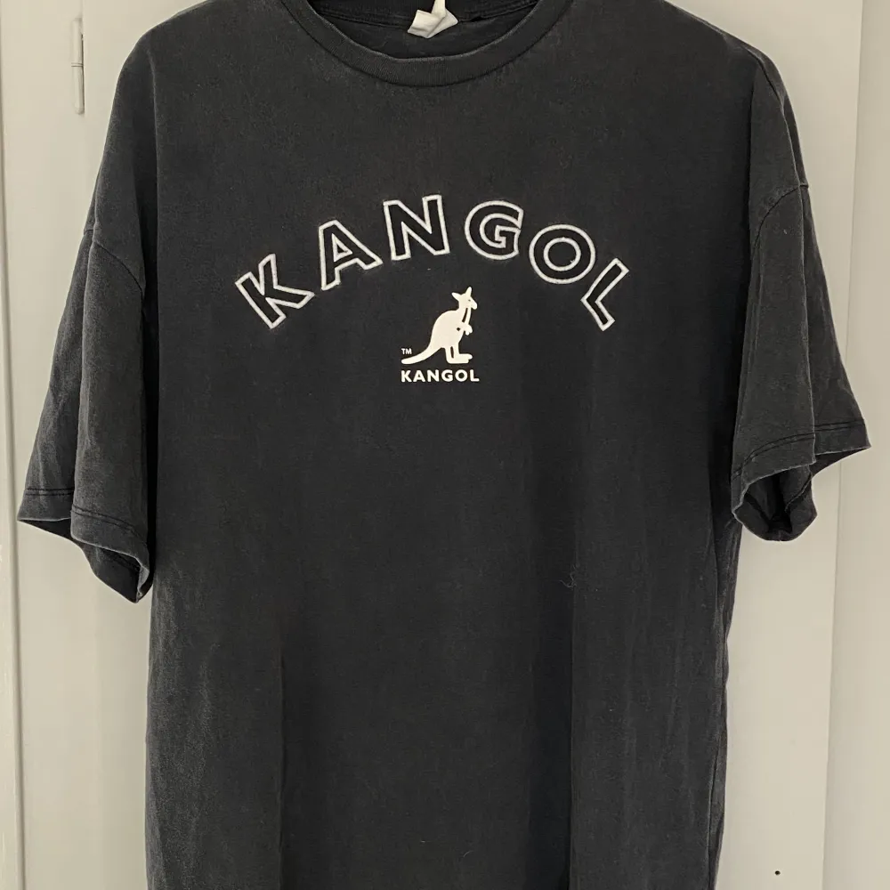 Kangol x hm tshirt storlek XS. Oversize modell. T-shirts.