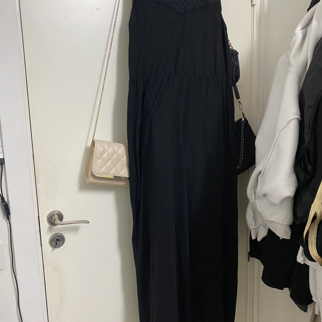 Klänning öppen vid sidan - 90