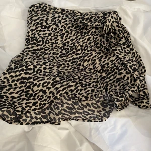 Kjol - Kjol som går att knytas i XS