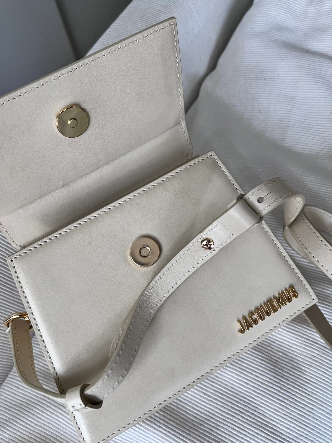 Oanvänd! Jacquemus chiquito moyen - 90