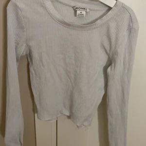 Långärmad  - Bra skick används typ 3 gånger jag står för frakten och jag tvättar innan❤️