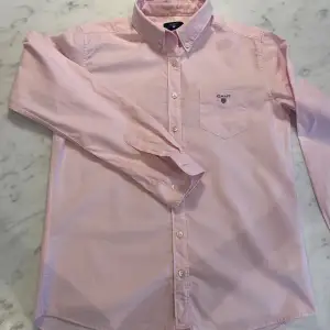 Jättefin ljusrosa Gant skjorta i storlek 158/164cm 13-14 år💘 