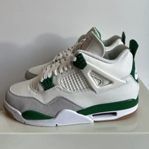 Jordan 4 ”Pine Green” - jordan 4 pine green   storlek: 39   pris: 4000kr  finns i göteborg eller frakt