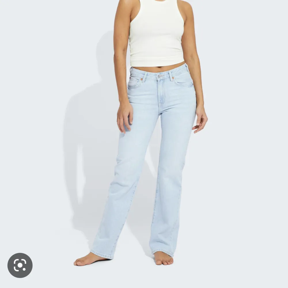 säljer mina populära bikbok jeans då dom inte kommer till användning💞de är även i bra skick.. Jeans & Byxor.