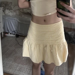 Kjol - Jättesöt kjol till sommarn💛💛216kr inkl frakt 