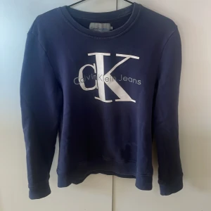 Ck jeans sweatshirt - Några år på nacken, inte använd eller tvättad ofta