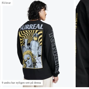 Long sleeve tröja - Köpt på carling för 399 kr, knappt använd så super bra skick, herr modell men passar super fint på tjejer också, hundar finns i hem därav tvättas allt innan paketering, skriv privat för mer frågor eller bilder! 💛