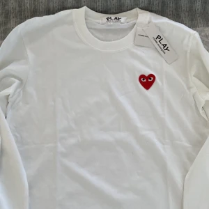 Play. Comme des Garcons - Helt ny