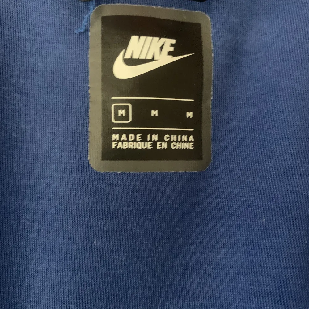 Ljus blå Nike tech sällsynt storlek M slutsåld i alla butiker i Sverige, kan mötas upp eller så står köparen för frakten. Pris kan diskuteras . Tröjor & Koftor.