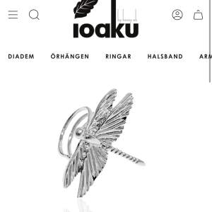 Hej säljer min dragonfly ring från ioaku. Använd några få gånger. Den är slutsåld på hemsidan, kostar 500kr nypris💋
