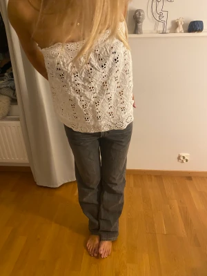 Zara linne - Säljer ett jättefint sommar linne från Zara, inte alls använt många gånger.💖