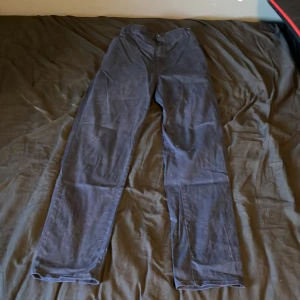 Mörkblå chinos - Mörkblå chinos storlek 158 slim fit 