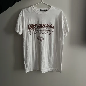 T-shirt med tryck - T-shirt med tryck fram, helt ny utan prislapp💓