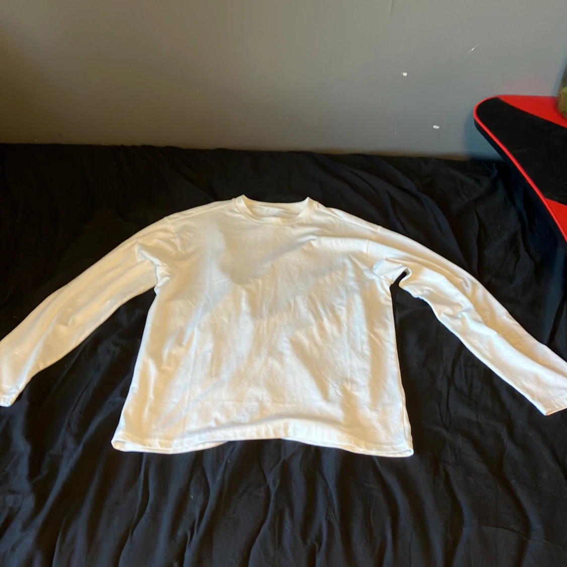 Vit långärmad t-shirt/sweatshirt