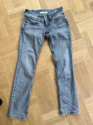 Pepe jeans  - Mycket fina pepe jeans låg midja 28/32