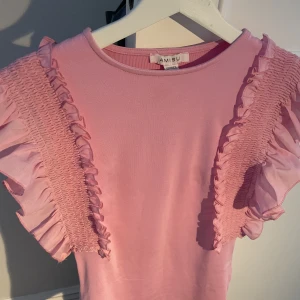 Volang linne - Säljer det här fina linnet från newyorker🤍 nypris 129 TROR jag💞 köparen står för frakt!