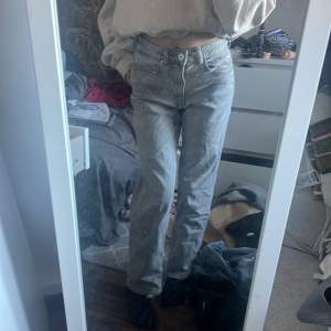 Super fina jeans men tyvärr för stora för mig ❣️