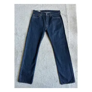 Mens Levis Jeans, 501, Dark Blue, 32/32  Condition: 10/10, barely worn, like new.   Stockholm