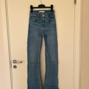 Fina bootcut jeans ifrån Zara köpta för 1 år sedan. 