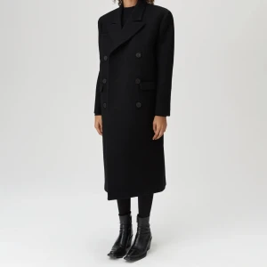 Intressekoll på lisbonne kappa - Storlek 38 super fint skick använd få antal gånger!! Pris kan diskuteras, original pris ligger på 4 150kr. Vid intresse kan fler bilder på kappan skickas 