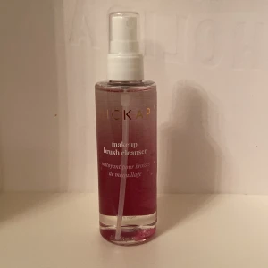 Hickap makeup brush cleanser  - En helt oanvänd brush cleanser från Hickap. 150kr inklusive frakt!