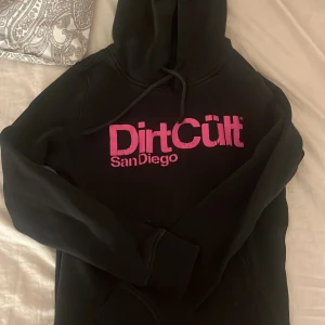 Hoodie  - Säljer denna då den inte kommer till användning längre🩷