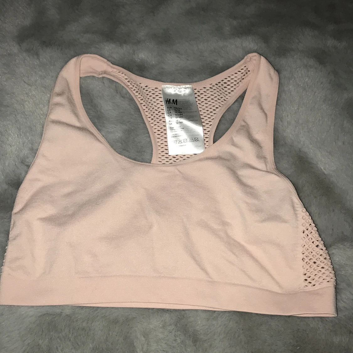 Sport toppar från H&M