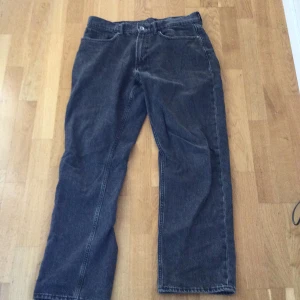 Vailent jeans  - Svarta vailentjeans storlek S (passar för mig som är 182)