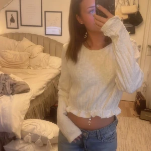 Nakd topp - Säljer denna fina topp från nakd då den inte används för att den är förstor för mig, endast testad säljer även en likadan i svart🩷