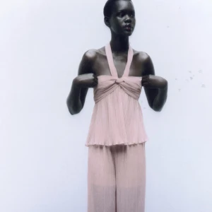 Topp Zara - Så gullig slutsåld topp🩷 