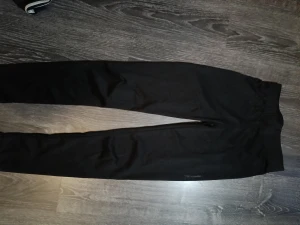 Svarta underställsbyxor i storlek 36.  - Svarta underställsbyxor i storlek 36. Bra skick! 
