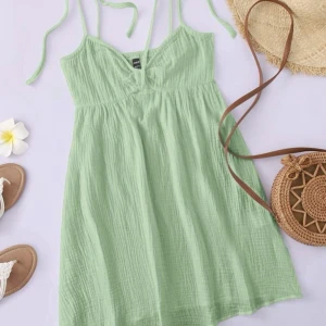 Grön klänning  - Supersöt mint grön klänning i st  xs från SHEIN 💚 aldrig använd med prislapp på