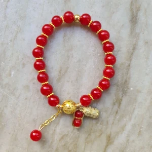 Armband Peanut. Jordnöt  - Gjord av glaspärlor. Strl 16 cm