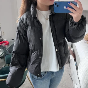 Dunjacka!  - Snygg puffig jacka!! Jag är 172 som referens❤️