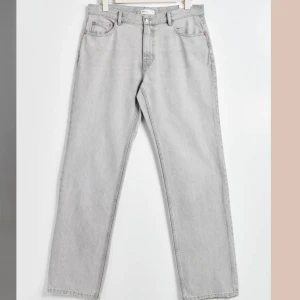 Low straight jeans - Säljer mina populära Gina jeans då de inte längre kommer till användning. Fint skick! Skriv för fler bilder 💕