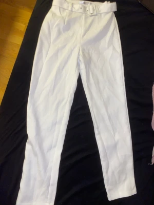 Vit kostymbyxor  - Stl s och xs oanvänd 