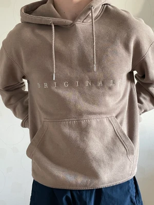 Jack and Jones hoodie - Bra material och snygg. Storlek M, har använt ett fåtal gånger.
