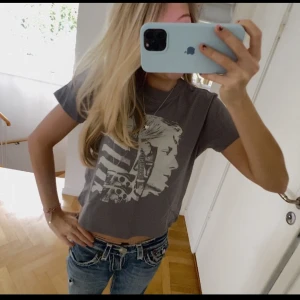 T shirt - Super cool kurt cobain t shirt! Använd 1 gång 🥰🥰